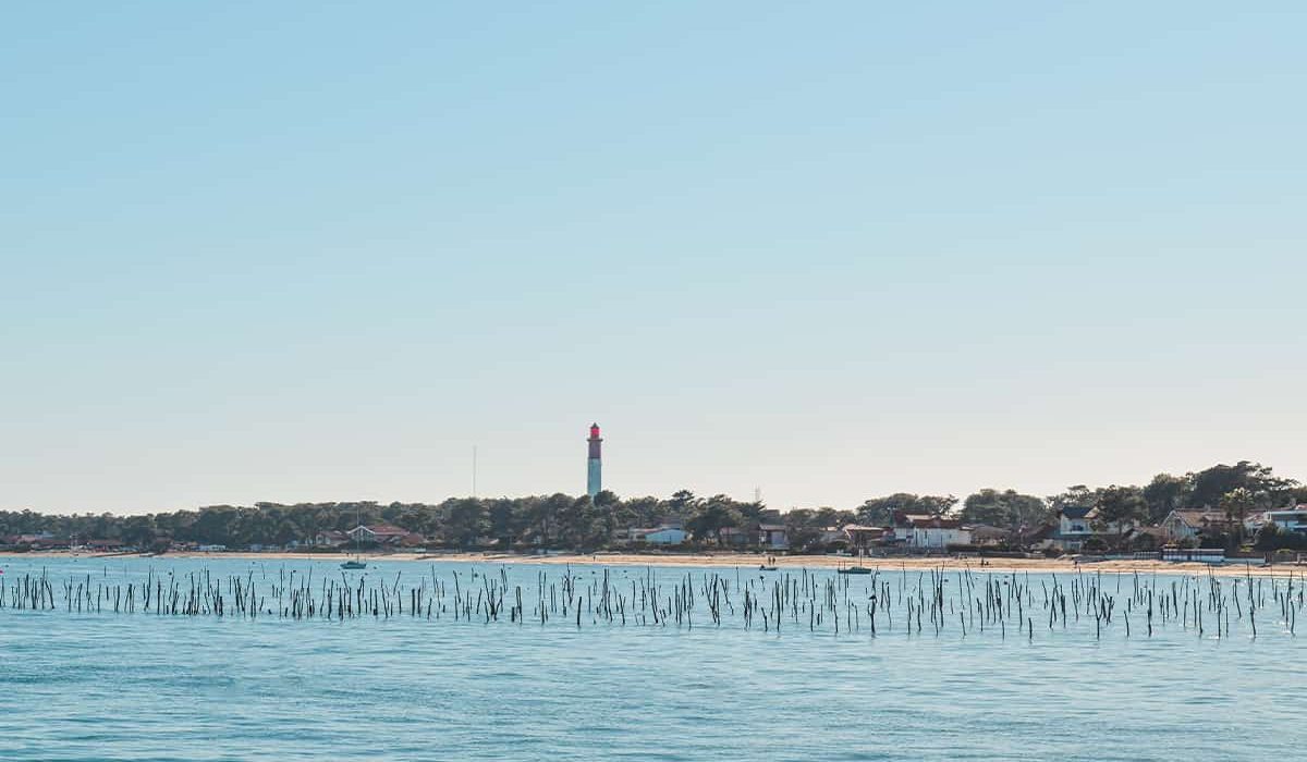 Phare du Cap Ferret vue depuis l'eau en pinasse