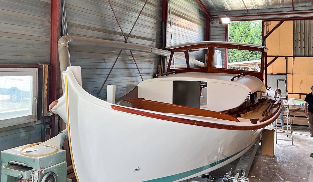 Photos de la construction de la pinasse Ohana au Chantier Lacaze